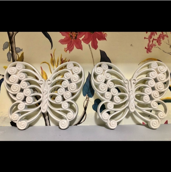 Vintage 2 Small Burwood White Plastic Butterflies Wall Decor, 1960's - Picture 1 of 3